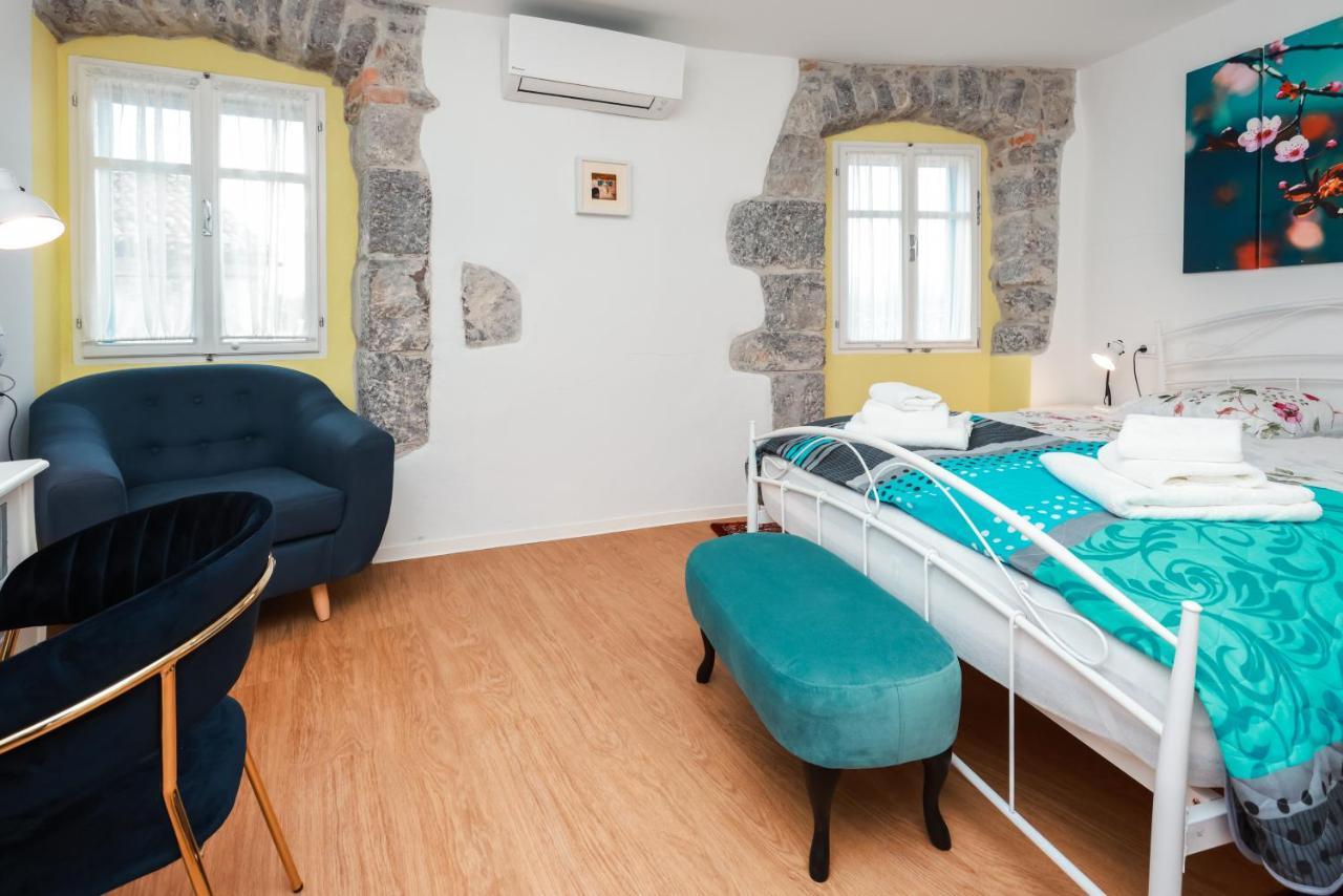 Apartmani Nad Voltun คาสตาฟ ภายนอก รูปภาพ