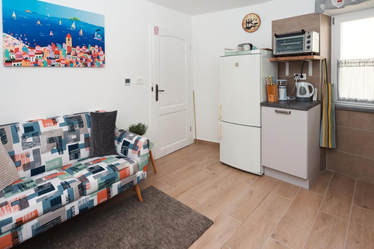 Apartmani Nad Voltun คาสตาฟ ภายนอก รูปภาพ