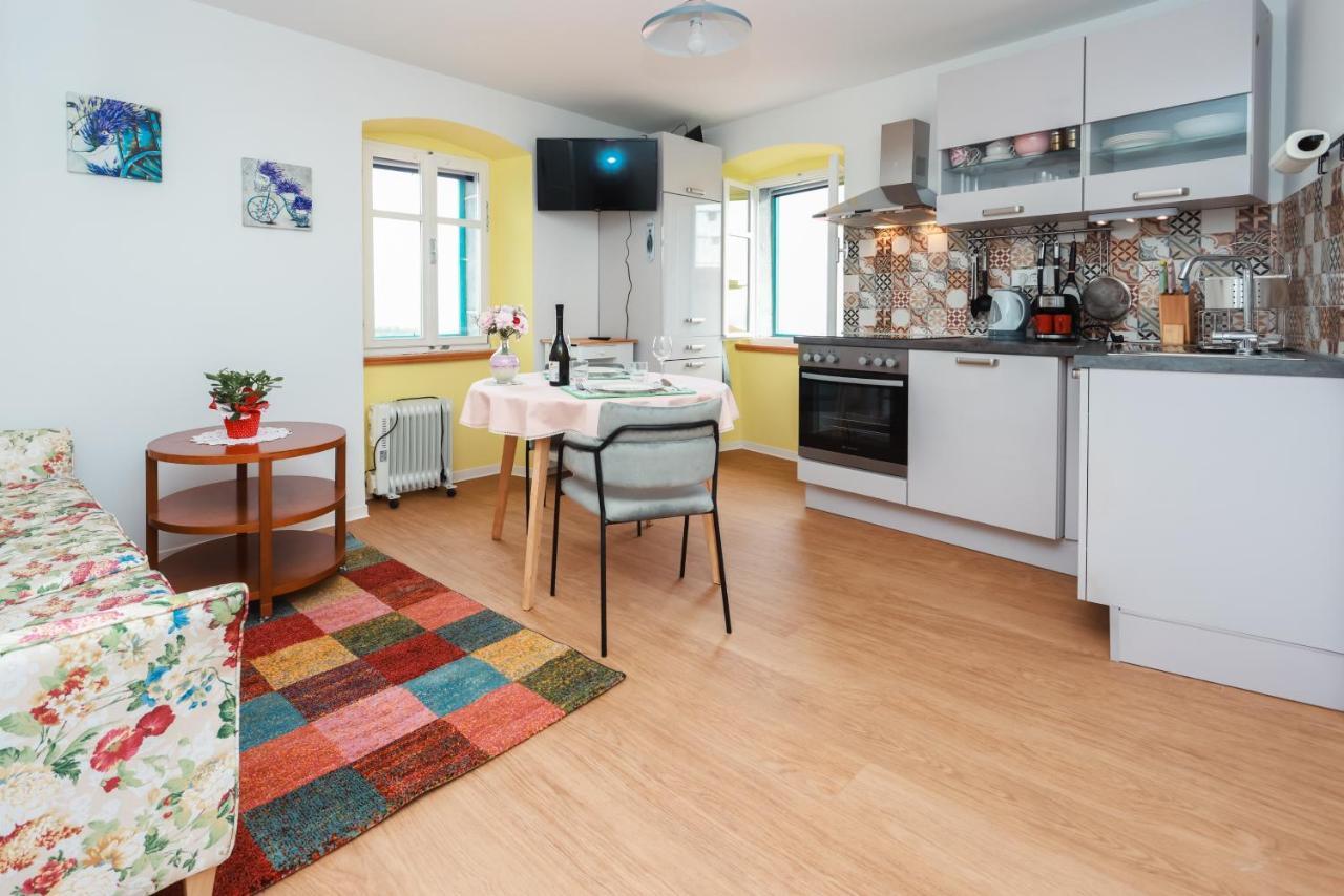 Apartmani Nad Voltun คาสตาฟ ภายนอก รูปภาพ