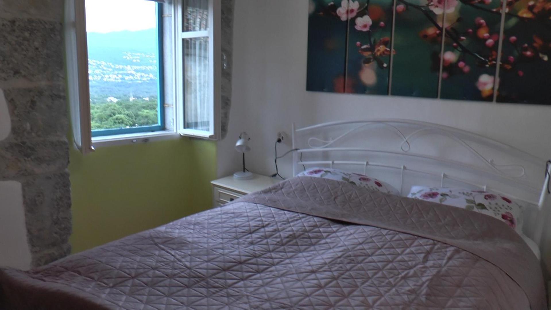Apartmani Nad Voltun คาสตาฟ ภายนอก รูปภาพ